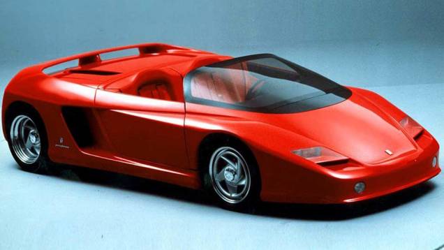 Ferrari Mythos (1989) - Estrela do Salão de Tóquio, usava a mecânica da Testarossa de série. A carroceria era de fibra de carbono e levava além o estilo barchetta. O interior era todo revestido em couro. Ferrari Mythos (1989) - Estrela do Salão de Tóquio, usava a mecânica da Testarossa de série. A carroceria era de fibra de carbono e levava além o estilo barchetta. O interior era todo revestido em couro.