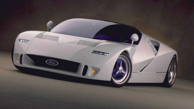 Ford GT90 (1995) - O anguloso supereportivo contava com um motor V12 com quatro turbos e 6.0 litros, que gerava 720 cv. A velocidade estimada era de cerca de nada menos que 400 km/h. Ford GT90 (1995) - O anguloso supereportivo contava com um motor V12 com quatro turbos e 6.0 litros, que gerava 720 cv. A velocidade estimada era de cerca de nada menos que 400 km/h.