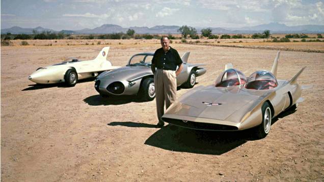 GM Firebird - Três "caças da aviação" sobre rodas movidos a turbina. O monoposto Firebird I chegava a 370 cv a 13000 rpm. O II de 1956 levava quatro pessoas e o III, de 1958, exibia dois tetos bolhas individuais.