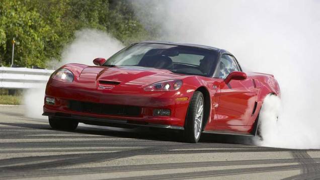 Corvette ZR1 é o motor de rua mais potente já produzido pela Chevrolet: gera 640 cv | <a href="https://quatrorodas.abril.com.br/classicos/faixa/chevrolet-corvette-completa-60-anos-691868.shtml" rel="migration">Leia mais</a>
