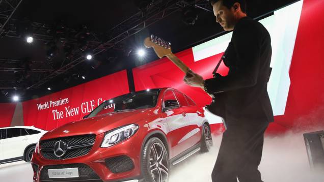 Mercedes-Benz GLE | <a href="https://quatrorodas.abril.com.br/noticias/saloes/detroit-2015/mercedes-divulga-oficialmente-nova-gle-820013.shtml" rel="migration">Leia mais</a> | <a href="https://quatrorodas.abril.com.br/galerias/saloes/detroit-2015/direto-detroit-parte-2-825561" rel="migration"></a>