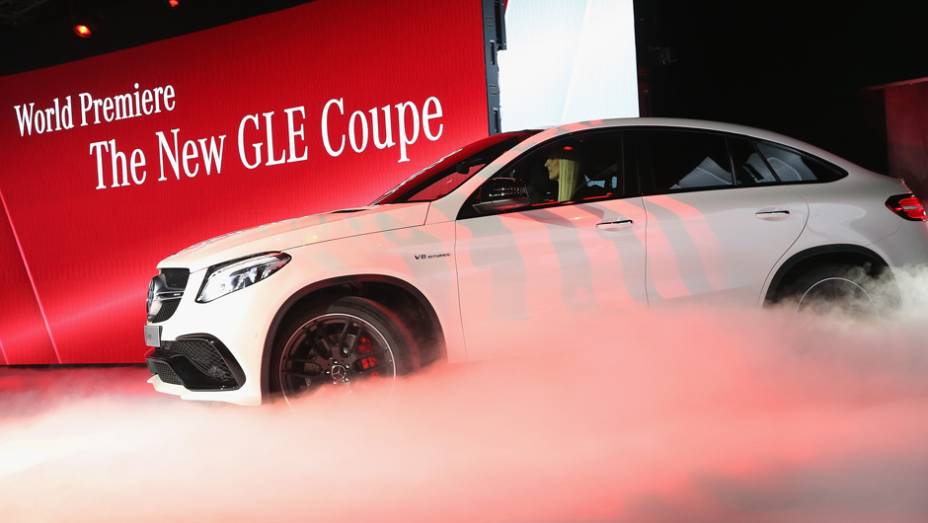 Mercedes-Benz GLE | <a href="https://quatrorodas.abril.com.br/noticias/saloes/detroit-2015/mercedes-divulga-oficialmente-nova-gle-820013.shtml" rel="migration">Leia mais</a> | <a href="https://quatrorodas.abril.com.br/galerias/saloes/detroit-2015/direto-detroit-parte-2-825561" rel="migration"></a>