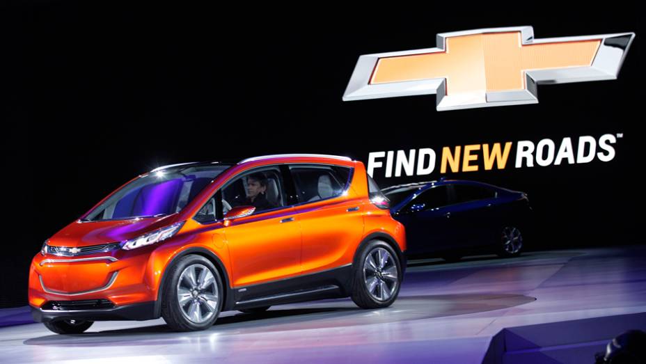 Chevrolet Bolt EV concept | <a href="https://quatrorodas.abril.com.br/noticias/saloes/detroit-2015/chevrolet-surpreende-bolt-ev-concept-824540.shtml" rel="migration">Leia mais</a> | <a href="https://quatrorodas.abril.com.br/galerias/saloes/detroit-2015/direto-detroit-parte-2-" rel="migration"></a>