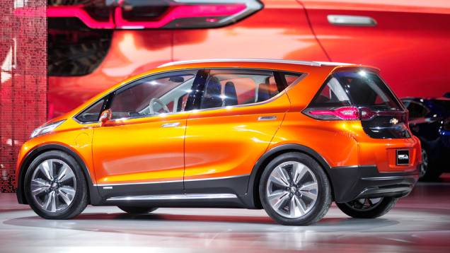 Chevrolet Bolt EV concept | <a href="https://quatrorodas.abril.com.br/noticias/saloes/detroit-2015/chevrolet-surpreende-bolt-ev-concept-824540.shtml" rel="migration">Leia mais</a> | <a href="https://quatrorodas.abril.com.br/galerias/saloes/detroit-2015/direto-detroit-parte-2-" rel="migration"></a>