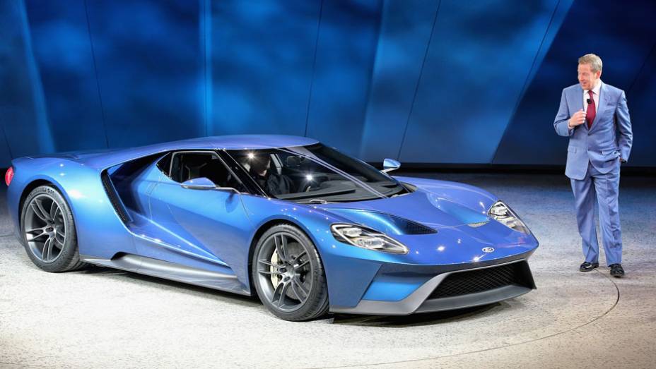 Ford GT concept | <a href="https://quatrorodas.abril.com.br/noticias/saloes/detroit-2015/ford-gt-concept-mostrado-detroit-824580.shtml" rel="migration">Leia mais</a> | <a href="https://quatrorodas.abril.com.br/galerias/saloes/detroit-2015/direto-detroit-parte-2-825561.shtml" rel="migration">V</a>