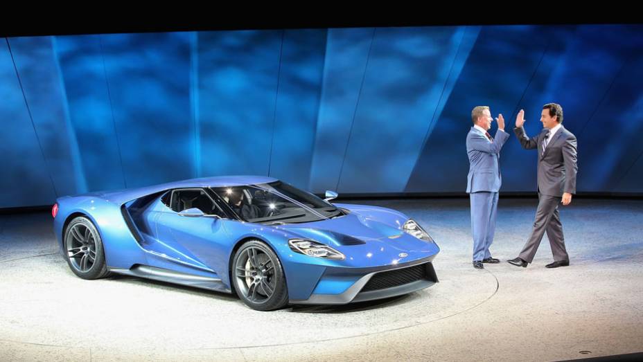 Ford GT concept | <a href="https://quatrorodas.abril.com.br/noticias/saloes/detroit-2015/ford-gt-concept-mostrado-detroit-824580.shtml" rel="migration">Leia mais</a> | <a href="https://quatrorodas.abril.com.br/galerias/saloes/detroit-2015/direto-detroit-parte-2-825561.shtml" rel="migration">V</a>