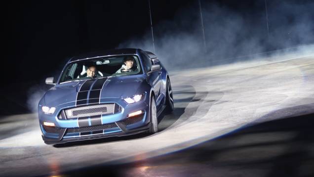 Ford Mustang Shelby GT350 R| <a href="https://quatrorodas.abril.com.br/noticias/saloes/detroit-2015/mustang-shelby-gt350r-lancado-pela-ford-824780.shtml" rel="migration">Leia mais</a> | <a href="https://quatrorodas.abril.com.br/galerias/saloes/detroit-2015/direto-detroit-pa" rel="migration"></a> Ford Mustang Shelby GT350 R| <a href="https://quatrorodas.abril.com.br/noticias/saloes/detroit-2015/mustang-shelby-gt350r-lancado-pela-ford-824780.shtml" rel="migration">Leia mais</a> | <a href="https://quatrorodas.abril.com.br/galerias/saloes/detroit-2015/direto-detroit-pa" rel="migration"></a>