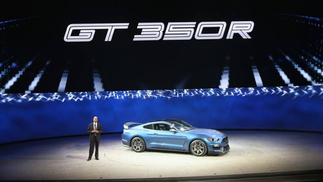 Ford Mustang Shelby GT350 R| <a href="https://quatrorodas.abril.com.br/noticias/saloes/detroit-2015/mustang-shelby-gt350r-lancado-pela-ford-824780.shtml" rel="migration">Leia mais</a> | <a href="https://quatrorodas.abril.com.br/galerias/saloes/detroit-2015/direto-detroit-pa" rel="migration"></a>