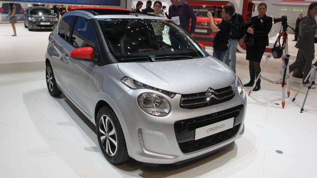 Citroën C1 | <a href="https://quatrorodas.abril.com.br/noticias/saloes/genebra-2014/citroen-mostra-novo-c1-774393.shtml" rel="migration">Leia mais</a>| <a href="https://quatrorodas.abril.com.br/galerias/saloes/genebra/2014/direto-genebra-parte-2-775719.shtml" rel="migration">Veja mais: Dire</a> Citroën C1 | <a href="https://quatrorodas.abril.com.br/noticias/saloes/genebra-2014/citroen-mostra-novo-c1-774393.shtml" rel="migration">Leia mais</a>| <a href="https://quatrorodas.abril.com.br/galerias/saloes/genebra/2014/direto-genebra-parte-2-775719.shtml" rel="migration">Veja mais: Dire</a>