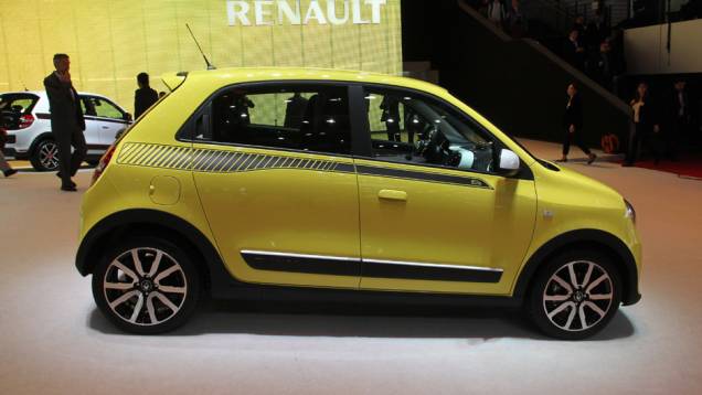 Renault Twingo | <a href="https://quatrorodas.abril.com.br/noticias/saloes/genebra-2014/renault-confirma-motorizacao-twingo-775341.shtml" rel="migration">Leia mais</a>| <a href="https://quatrorodas.abril.com.br/galerias/saloes/genebra/2014/direto-genebra-parte-2-775719.shtml" rel="migration"></a> Renault Twingo | <a href="https://quatrorodas.abril.com.br/noticias/saloes/genebra-2014/renault-confirma-motorizacao-twingo-775341.shtml" rel="migration">Leia mais</a>| <a href="https://quatrorodas.abril.com.br/galerias/saloes/genebra/2014/direto-genebra-parte-2-775719.shtml" rel="migration"></a>