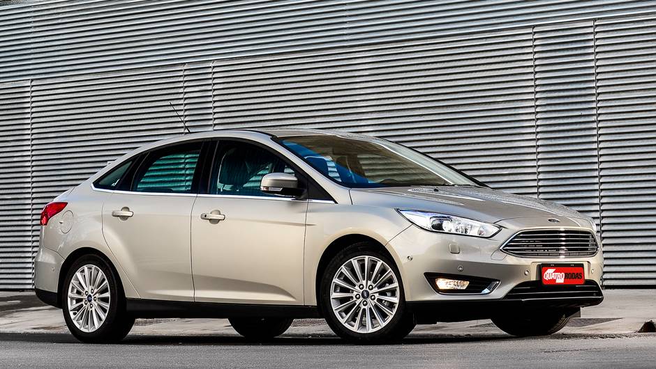 Apesar do nome pomposo, o Focus Fastback nada mais &eacute; que o antigo Focus Sedan com a nova frente j&aacute; vista no hatchback | <a href="https://quatrorodas.abril.com.br/carros/impressoes/ford-focus-fastback-889520.shtml" rel="migration">Leia mais</a>