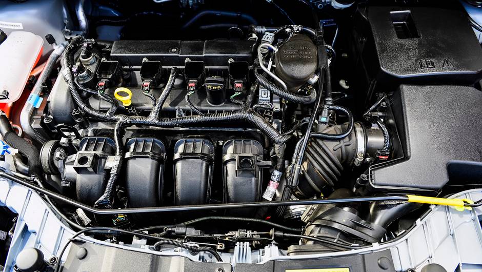 Motor de dois litros com injeção direta tem 178/175 cavalos; 88% dos 22,5/21,5 mkgf de torque estão disponíveis a 2750 rpm | <a href="https://quatrorodas.abril.com.br/carros/impressoes/ford-focus-fastback-889520.shtml" rel="migration">Leia mais</a> Motor de dois litros com injeção direta tem 178/175 cavalos; 88% dos 22,5/21,5 mkgf de torque estão disponíveis a 2750 rpm | <a href="https://quatrorodas.abril.com.br/carros/impressoes/ford-focus-fastback-889520.shtml" rel="migration">Leia mais</a>