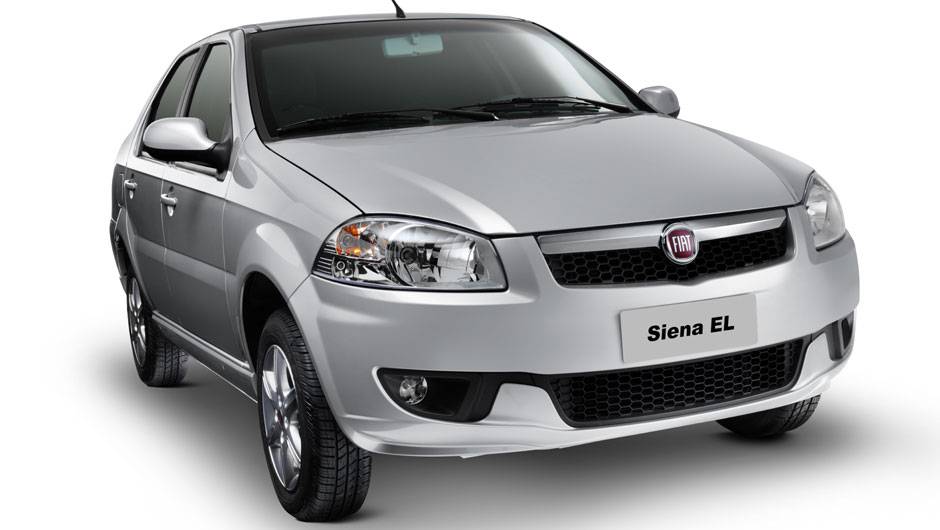 Notou a semelhan&ccedil;a com algum modelo Fiat? Palio Weekend, Siena e Strada receberam uma reestiliza&ccedil;&atilde;o a la Grand Siena, como se percebe no Siena EL | <a href="https://quatrorodas.abril.com.br/carros/lancamentos/fiat-palio-weekend-siena-strada-2013-688581.shtm" rel="migration"></a>