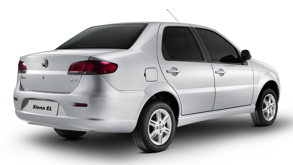 Se a frente mudou, nenhum dos carros teve altera&ccedil;&otilde;es significativas na parte de tr&aacute;s | <a href="https://quatrorodas.abril.com.br/carros/lancamentos/fiat-palio-weekend-siena-strada-2013-688581.shtml" rel="migration">Leia mais</a>