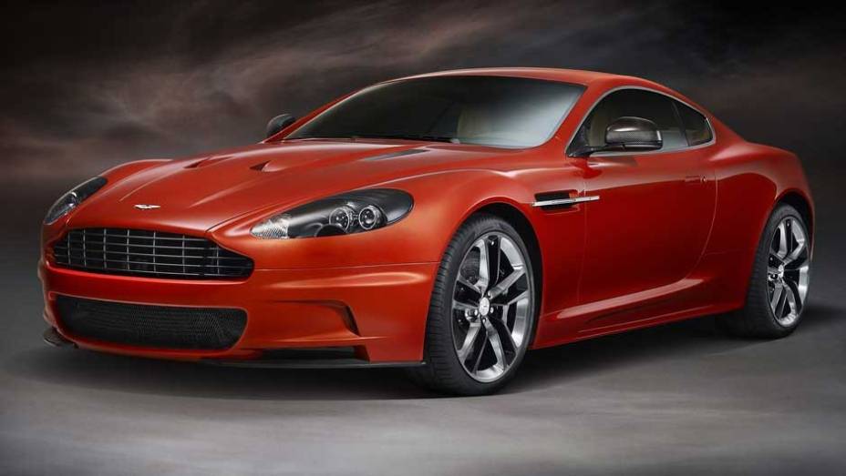 Aston Martin DBS Carbon Edition dá sequência à série DBS Carbon Black