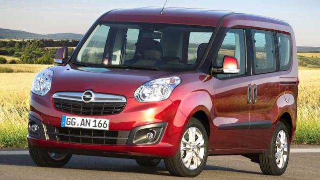 Modelo é construído com base no Fiat Doblò Modelo é construído com base no Fiat Doblò