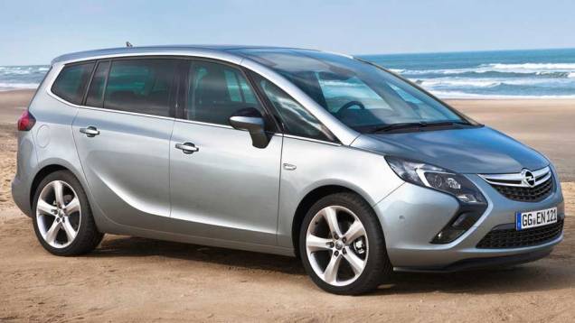 Zafira conta, agora, com a segunda fila de bancos com três assentos individuais Zafira conta, agora, com a segunda fila de bancos com três assentos individuais