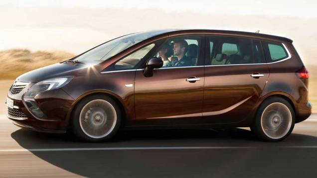 Versão a diesel, com motores 2.0 l, também estará disponível Versão a diesel, com motores 2.0 l, também estará disponível