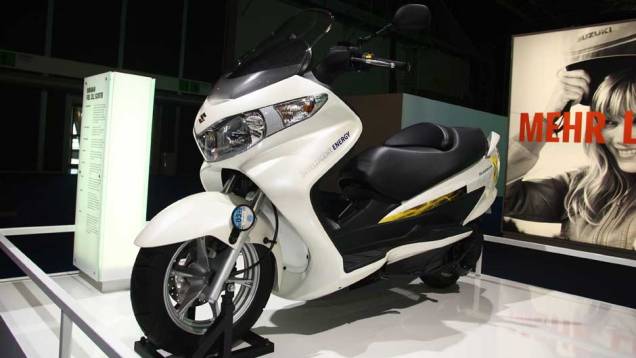 Suzuki Burgman Fuel Cell Scooter Suzuki Burgman Fuel Cell Scooter