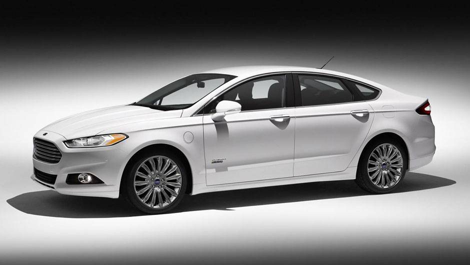 A versão híbrida agora usa baterias de íon-lítio | <a href="https://quatrorodas.abril.com.br/salao-do-automovel/2012/carros/fusion-706006.shtml" rel="migration">Leia mais</a> A versão híbrida agora usa baterias de íon-lítio | <a href="https://quatrorodas.abril.com.br/salao-do-automovel/2012/carros/fusion-706006.shtml" rel="migration">Leia mais</a>
