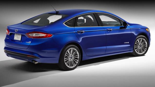 Ford Fusion | <a href="https://quatrorodas.abril.com.br/salao-do-automovel/2012/carros/fusion-706006.shtml" rel="migration">Leia mais</a>