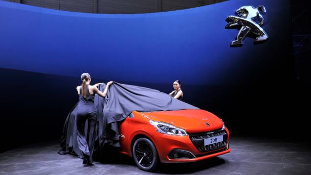 Novo Peugeot 208 | <a href="https://quatrorodas.abril.com.br/noticias/saloes/genebra-2015/peugeot-revela-208-reestilizado-837862.shtml" rel="migration">Leia mais</a>
