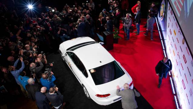 VW Passat é eleito o "Carro Mundial do Ano" | <a href="https://quatrorodas.abril.com.br/noticias/saloes/genebra-2015/volkswagen-passat-carro-mundial-ano-2015-842322.shtml" rel="migration">Leia mais</a>