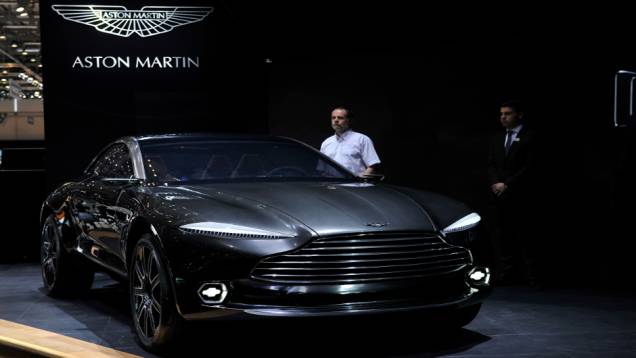 Aston Martin DBX | <a href="https://quatrorodas.abril.com.br/noticias/saloes/genebra-2015/aston-martin-exibe-conceito-dbx-genebra-842885.shtml" rel="migration">Leia mais</a>