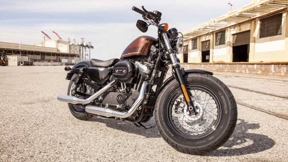 Visual moderno inclui tanque de combustível Peanut | <a href="https://quatrorodas.abril.com.br/moto/noticias/harley-davidson-tres-novidades-ao-salao-duas-rodas-756391.shtml" rel="migration">Leia mais</a>