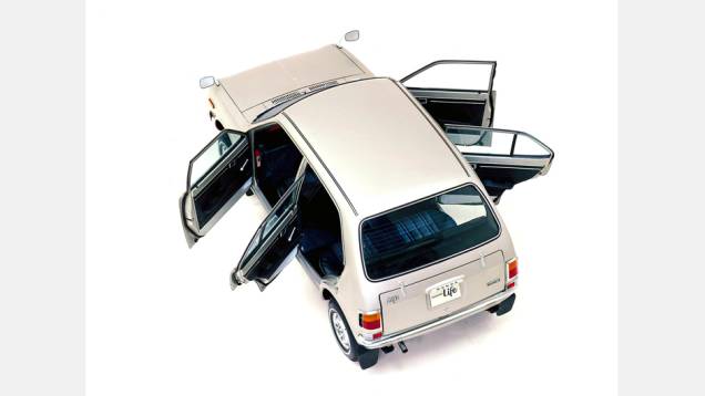 Honda Life (1971-1974):Renascido em 1997, teve uma primeira encarnação numa maxi-família com mini sedã, perua, van e picape. Os sedãs só pareciam hatches; o vidro traseiro ficava fixo. | <a href="https://quatrorodas.abril.com.br/galerias/especiais/gale" rel="migration"></a> Honda Life (1971-1974):Renascido em 1997, teve uma primeira encarnação numa maxi-família com mini sedã, perua, van e picape. Os sedãs só pareciam hatches; o vidro traseiro ficava fixo. | <a href="https://quatrorodas.abril.com.br/galerias/especiais/gale" rel="migration"></a>
