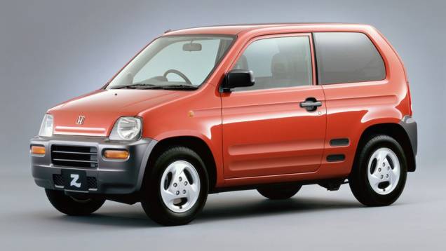 Honda Z (1998-2002):Minijipinho que recuperou o nome do hatch dos anos 70, numa proposta mais alta e com tração 4X4. As entradas de ar laterais indicavam o motor de 0,6 litro central. | <a href="https://quatrorodas.abril.com.br/galerias/especiais/galeri" rel="migration"></a>