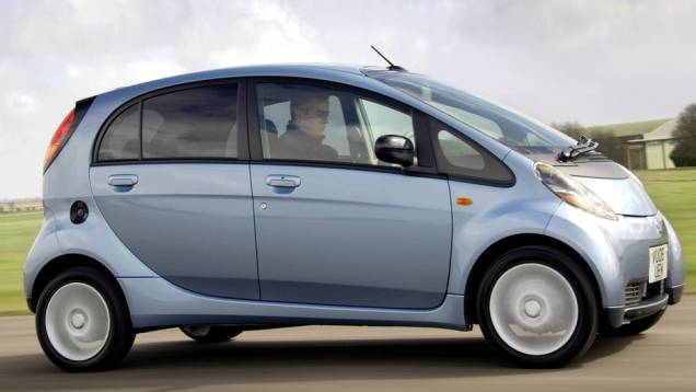 Mitsubishi i (2006-):Carro do Ano no Japão em 2007, com jeito de ovo sobre rodas, ele chegou com motor de 660 cm³ de até 65 cv, mas ganhou notoriedade na versão elétrica i-MiEV.| <a href="https://quatrorodas.abril.com.br/galerias/especiais/galeria-kei-j" rel="migration"></a> Mitsubishi i (2006-):Carro do Ano no Japão em 2007, com jeito de ovo sobre rodas, ele chegou com motor de 660 cm³ de até 65 cv, mas ganhou notoriedade na versão elétrica i-MiEV.| <a href="https://quatrorodas.abril.com.br/galerias/especiais/galeria-kei-j" rel="migration"></a>