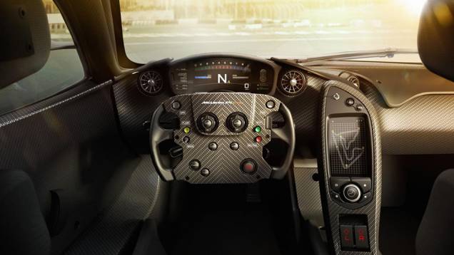 Volante é o mesmo utilizado no MP4-23, carro deu o título mundial a Lewis Hamilton em 2008 | <a href="https://quatrorodas.abril.com.br/noticias/fabricantes/mclaren-revela-gtr-p1-volante-f1-807366.shtml" rel="migration">Leia mais</a> Volante é o mesmo utilizado no MP4-23, carro deu o título mundial a Lewis Hamilton em 2008 | <a href="https://quatrorodas.abril.com.br/noticias/fabricantes/mclaren-revela-gtr-p1-volante-f1-807366.shtml" rel="migration">Leia mais</a>