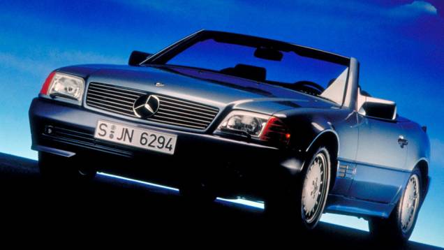 1989 - Revelada no Salão de Genebra, a nova geração introduziu várias novidades, como o primeiro V12 (de 394 cv) num SL em 1992, e a primeira versão AMG (V8 de 381 cv) em 1993 1989 - Revelada no Salão de Genebra, a nova geração introduziu várias novidades, como o primeiro V12 (de 394 cv) num SL em 1992, e a primeira versão AMG (V8 de 381 cv) em 1993