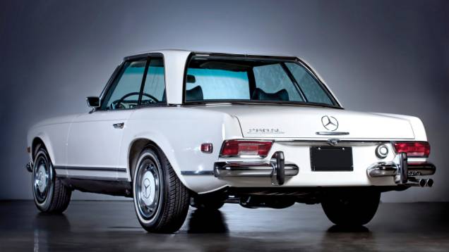 1967 - Seu seis-cilindros de 2.3 litros entregava 150 cv e levava o roadster 200 km/h. Para 1967, um motor de 2.5 litros foi introduzido, para logo em seguida dar lugar à 280 SL de 170 cv 1967 - Seu seis-cilindros de 2.3 litros entregava 150 cv e levava o roadster 200 km/h. Para 1967, um motor de 2.5 litros foi introduzido, para logo em seguida dar lugar à 280 SL de 170 cv