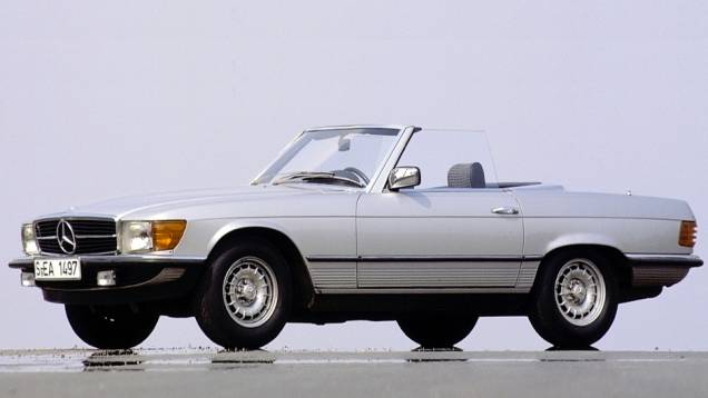 1971 - Com um estilo que antecipava os anos 80 - tanto que só sairia de linha em 1989 ­- ele trouxe o primeiro V8 da história do modelo, com 200 cv e máxima de 210 km/h