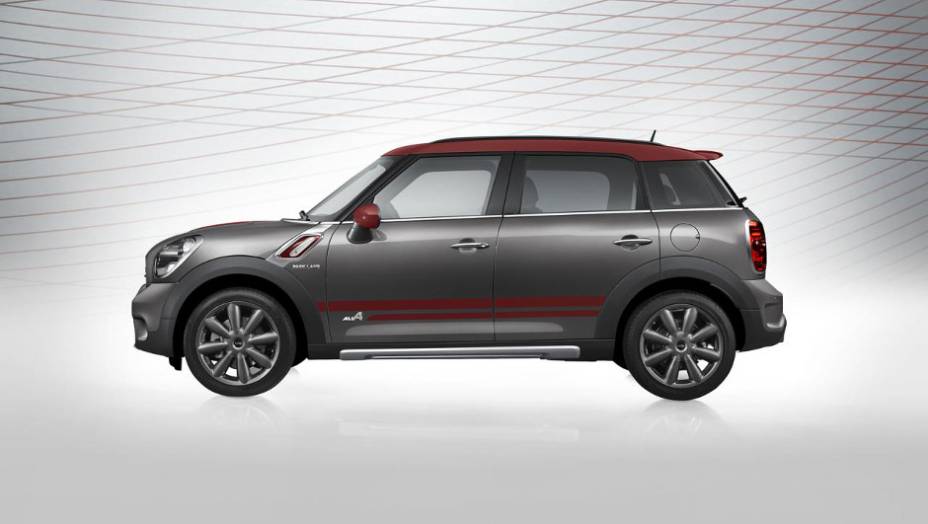 Saias laterais cromados e rodas de liga leve de 18 polegadas pertencem ao pacote Mini All4 | <a href="https://quatrorodas.abril.com.br/noticias/saloes/genebra-2015/mini-mostra-countryman-park-lane-842960.shtml" rel="migration">Leia mais</a>