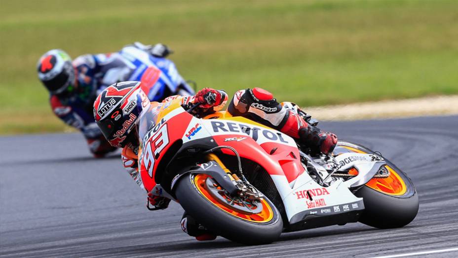 MotoGP 2014 em Phillip Island, Austrália | <a href="https://quatrorodas.abril.com.br/moto/noticias/motogp-valentino-rossi-vence-etapa-phillip-island-806658.shtml" rel="migration">Leia mais</a>