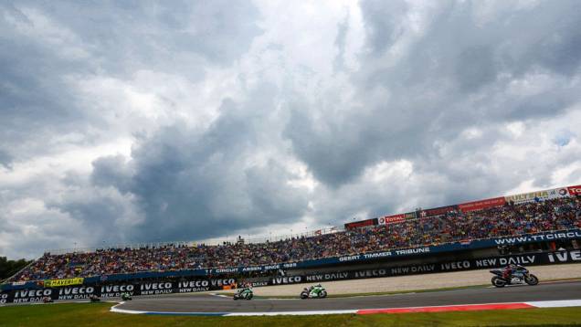 Pista lotada para a MotoGP | <a href="https://quatrorodas.abril.com.br/moto/noticias/pela-oitava-vez-consecutiva-vitoria-marquez-motogp-787522.shtml" rel="migration">Leia mais</a> Pista lotada para a MotoGP | <a href="https://quatrorodas.abril.com.br/moto/noticias/pela-oitava-vez-consecutiva-vitoria-marquez-motogp-787522.shtml" rel="migration">Leia mais</a>