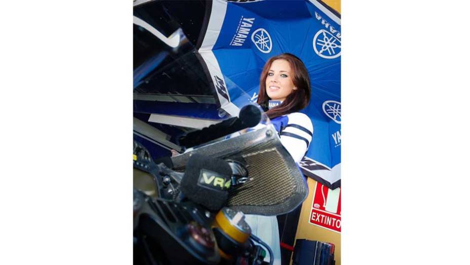 Veja as belas Garotas da MotoGP - Valencia | <a href="https://quatrorodas.abril.com.br/moto/noticias/lorenzo-vence-nao-impede-titulo-marquez-759873.shtml" rel="migration">Leia mais</a>