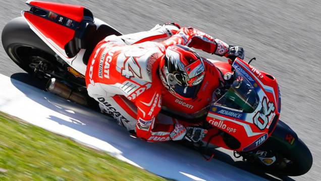 Andrea Dovizioso da Ducati | <a href="https://quatrorodas.abril.com.br/moto/noticias/marquez-bate-lorenzo-briga-acirrada-garante-sexta-vitoria-784758.shtml" rel="migration">Leia mais</a>
