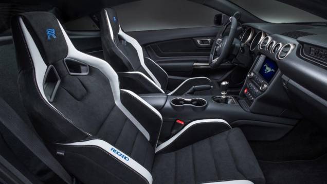 ... para reduzir peso, e ganhar em desempenho ... | <a href="https://quatrorodas.abril.com.br/noticias/saloes/detroit-2015/mustang-shelby-gt350r-lancado-pela-ford-824780.shtml" rel="migration">Leia mais</a> ... para reduzir peso, e ganhar em desempenho ... | <a href="https://quatrorodas.abril.com.br/noticias/saloes/detroit-2015/mustang-shelby-gt350r-lancado-pela-ford-824780.shtml" rel="migration">Leia mais</a>