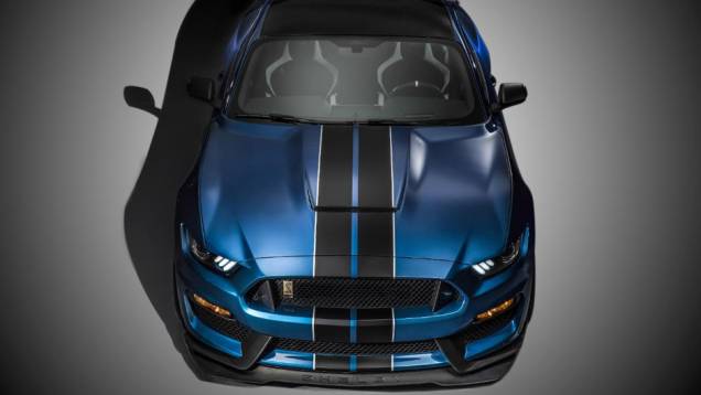 Modelo tem o motor V8 aspirado mais potente já feito pela Ford | <a href="https://quatrorodas.abril.com.br/noticias/saloes/detroit-2015/mustang-shelby-gt350r-lancado-pela-ford-824780.shtml" rel="migration">Leia mais</a>