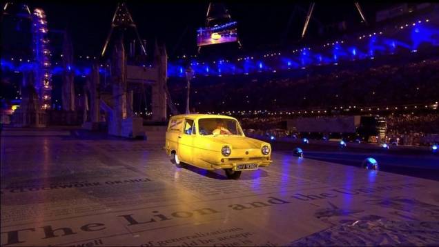 Jogos Olímpicos de Londres, por que não mostrar um carro típico do Reino Unido? Aconteceu na cerimônia de encerramento, com este Reliant Regal Supervan III.