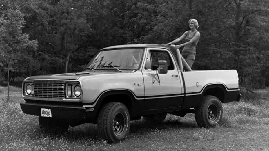 5) Dodge Macho Power Wagon (1977-1981) - O nome Power Wagon teve origem nos Dodge militares dos anos 40. A versão esportiva Macho foi a mais duradoura entre as lançadas nos anos 70