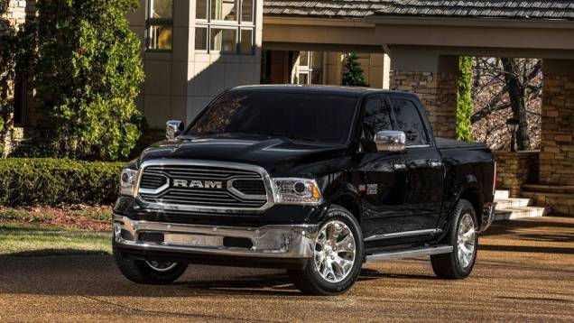 Picape Ram Lamarie Limited Edition se destaca pela visual luxuoso e dianteira reestilizada | <a href="https://quatrorodas.abril.com.br/noticias/fabricantes/ram-divulga-picape-laramie-limited-edition-835720.shtml" rel="migration">Leia mais</a> Picape Ram Lamarie Limited Edition se destaca pela visual luxuoso e dianteira reestilizada | <a href="https://quatrorodas.abril.com.br/noticias/fabricantes/ram-divulga-picape-laramie-limited-edition-835720.shtml" rel="migration">Leia mais</a>