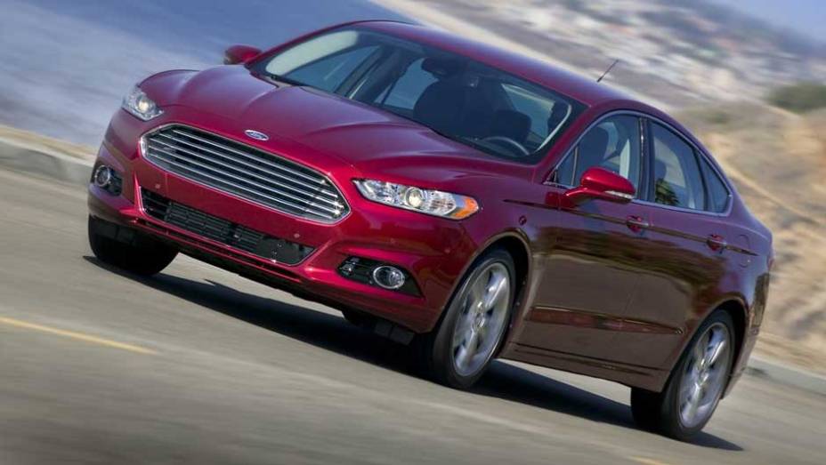 Ford Fusion: totalmente novo, o sedã virá do México com motores 2.5 flex e 2.0 Ecoboost | <a href="https://quatrorodas.abril.com.br/salao-do-automovel/2012/carros/fusion-704047.shtml" target="_blank" rel="migration">Leia mais</a>