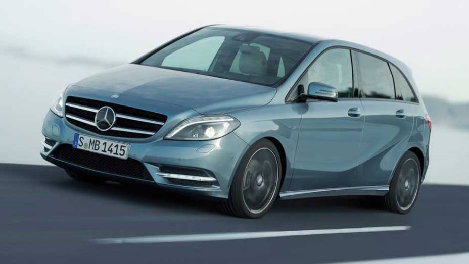 Mercedes-Benz Classe B: mais esportiva do que familiar, a minivan chega ao Brasil custando a partir de R$ 115 mil | <a href="https://quatrorodas.abril.com.br/salao-do-automovel/2012/carros/b180-703955.shtml" target="_blank" rel="migration">Leia mais</a>