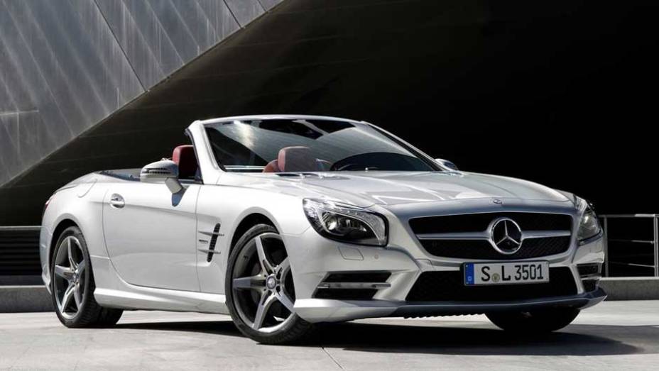 Mercedes-Benz SL: belo como sempre, o conversível será importado para o Brasil nas versões SL 500 V8 (435 cv) e SL 63 AMG (564 cv) | <a href="https://quatrorodas.abril.com.br/salao-do-automovel/2012/carros/mercedes-benz-sl-703938.shtml" target="_blank" rel="migration">Lei</a>