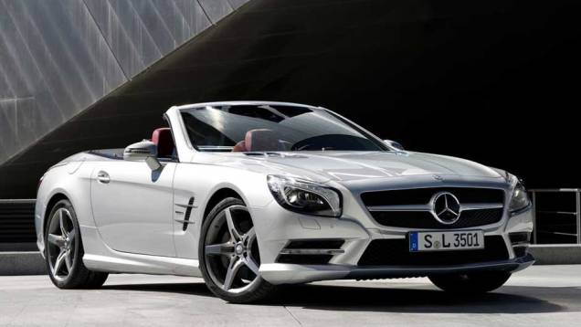 Mercedes-Benz SL: belo como sempre, o conversível será importado para o Brasil nas versões SL 500 V8 (435 cv) e SL 63 AMG (564 cv) | <a href="https://quatrorodas.abril.com.br/salao-do-automovel/2012/carros/mercedes-benz-sl-703938.shtml" target="_blank" rel="migration">Lei</a> Mercedes-Benz SL: belo como sempre, o conversível será importado para o Brasil nas versões SL 500 V8 (435 cv) e SL 63 AMG (564 cv) | <a href="https://quatrorodas.abril.com.br/salao-do-automovel/2012/carros/mercedes-benz-sl-703938.shtml" target="_blank" rel="migration">Lei</a>